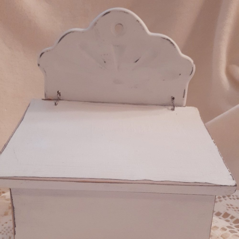 FARMHOUSE SALT BOX (Handcrafted)